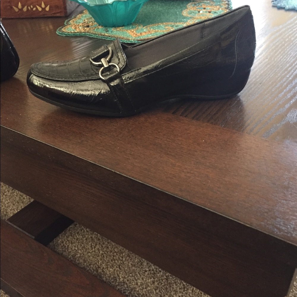 Shoes - Picture 5 of 5